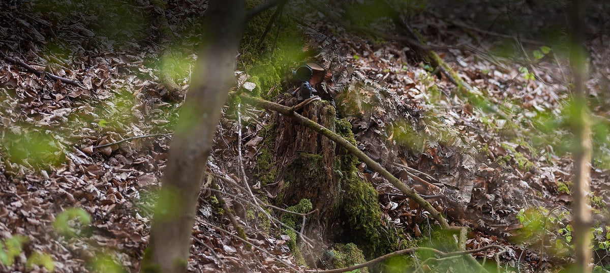 still-hunting deer in thick cover, wind, how to still hunt whitetails: silent hunting clothes, quiet jacket for deer hunting, flexible hunting pants for stalking bucks, layers for scent control